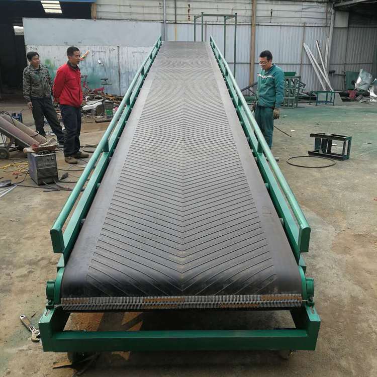 礦用重型帶式輸送機.jpg